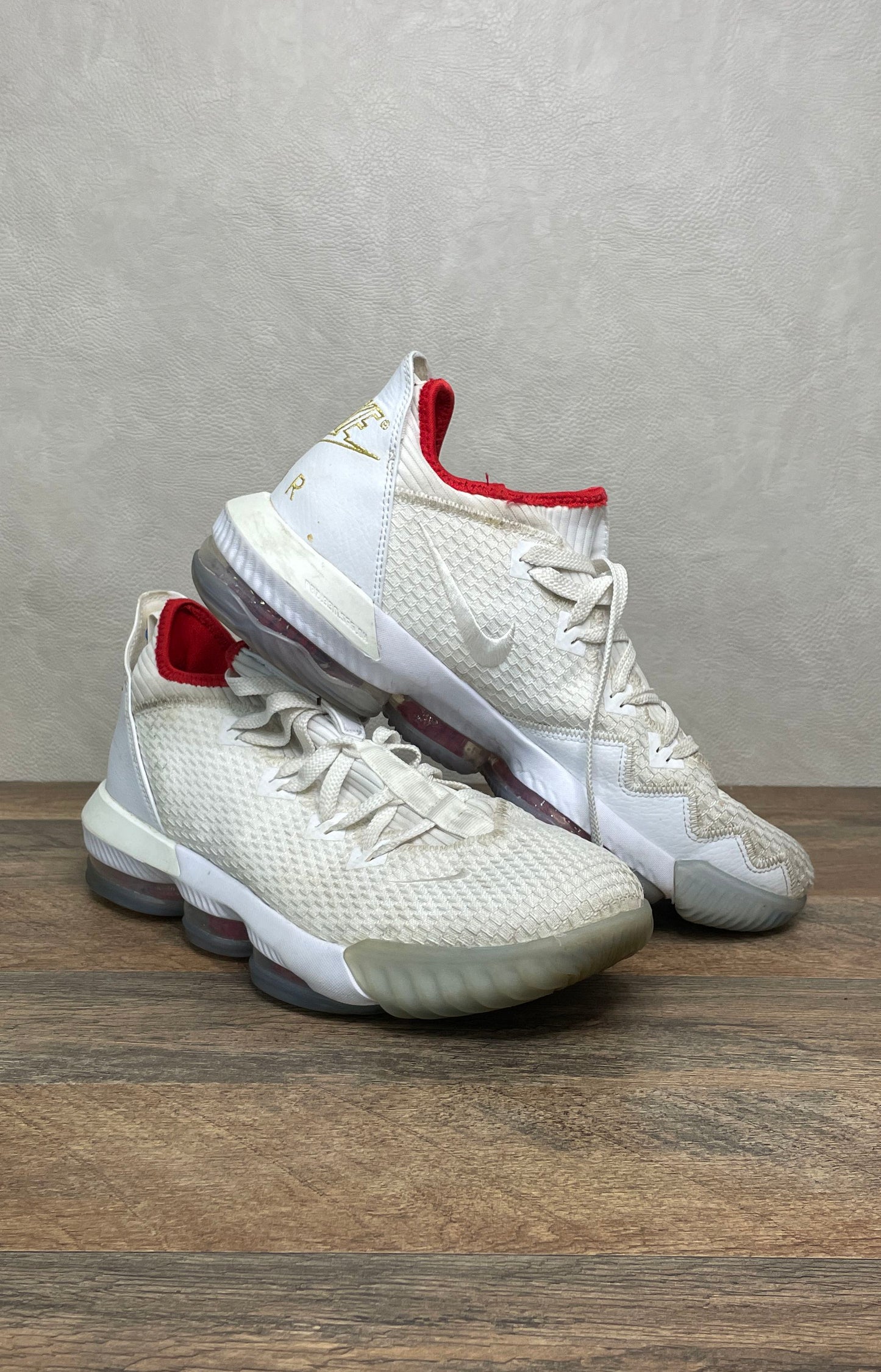Nike LeBron 16 Low White University Red Basketball Sneakers Size 11.5