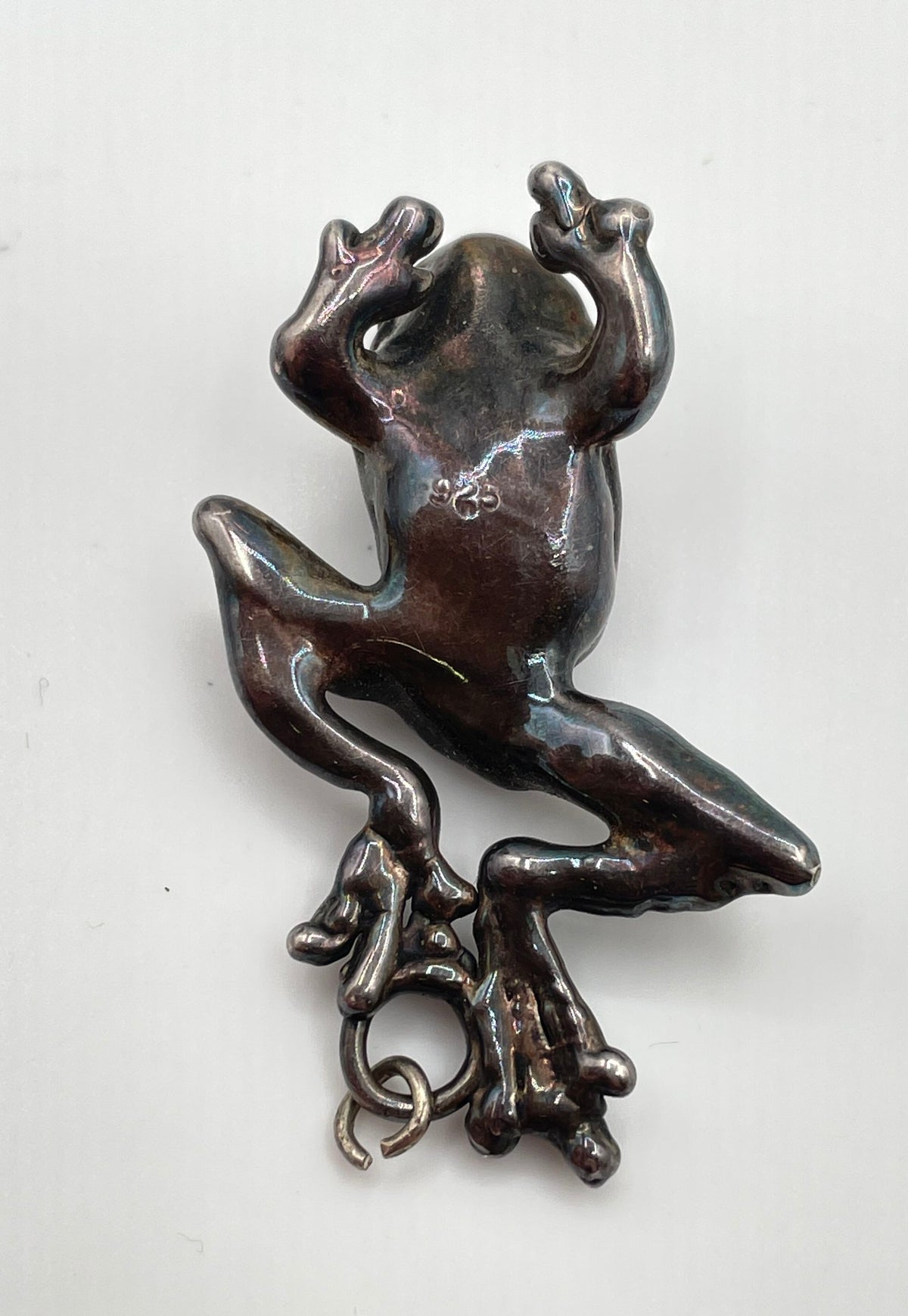 925 Sterling Silver Crouching Frog Pendant 5.9g