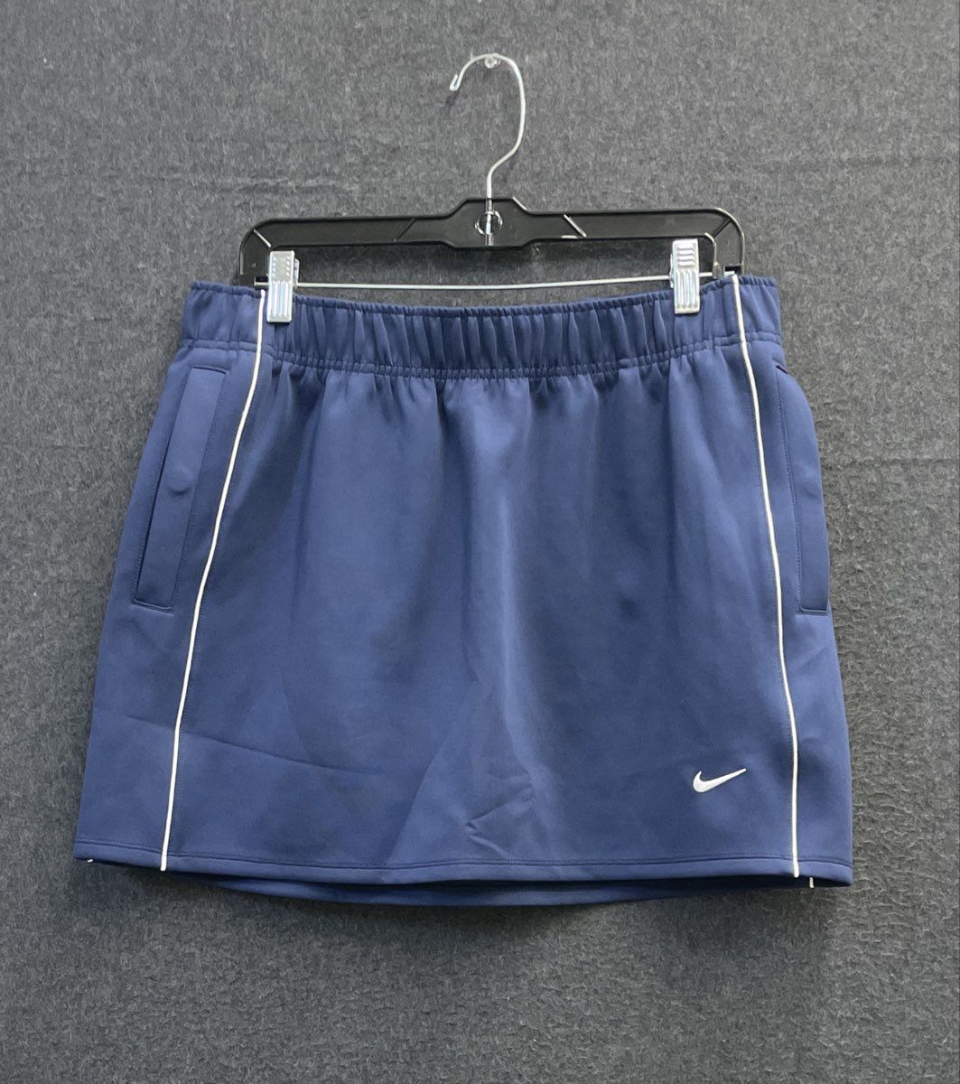 Nike Women's Navy Blue Active Golf Tennis Skirt White Trim Pockets Sz L