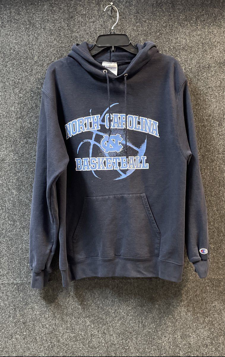Champion Men's Navy UNC Tar Heels Basketball Graphic Hoodie Sz L
