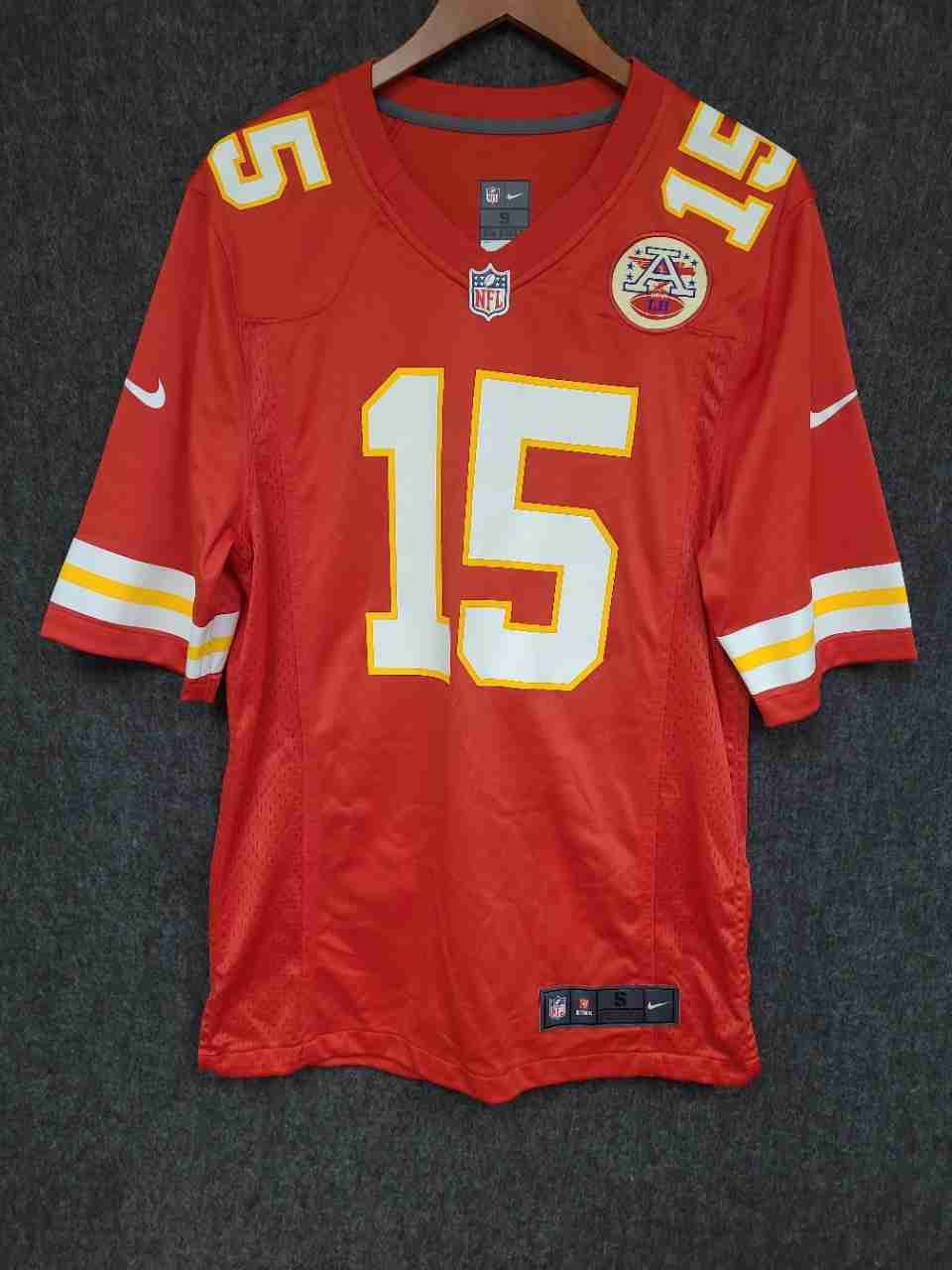 Nike Men's Kansas City Chiefs Patrick Mahomes 15 Red Football Jersey Size S