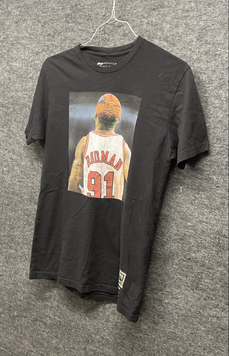 Mitchell & Ness Men's Dennis Rodman Chicago Bulls Graphic T-Shirt Black Size M