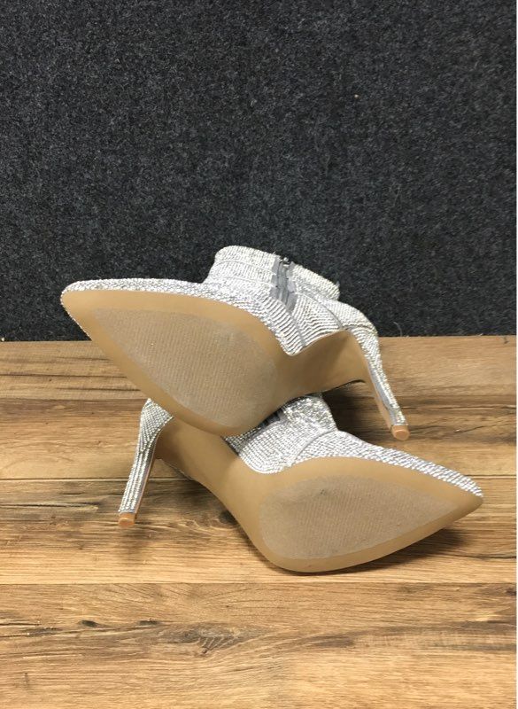 Steve Madden Winona Silver Rhinestone Pointed Toe Stiletto Ankle Boots Size 6