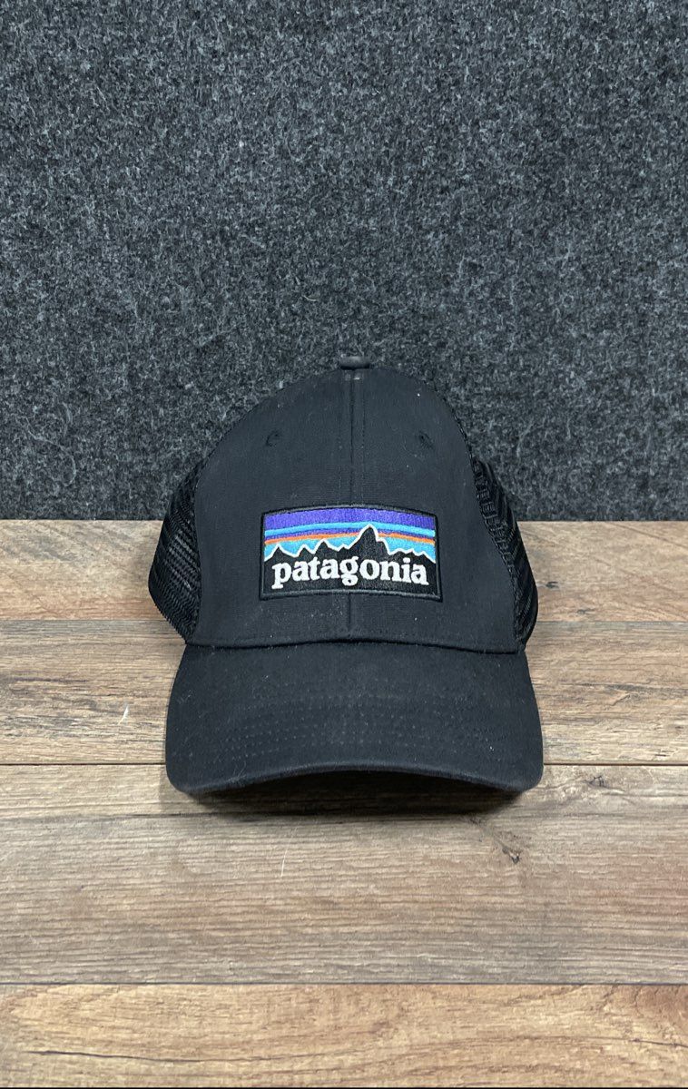 Patagonia Unisex P-6 Logo Trucker Hat Black Mesh Snapback Cap One Size