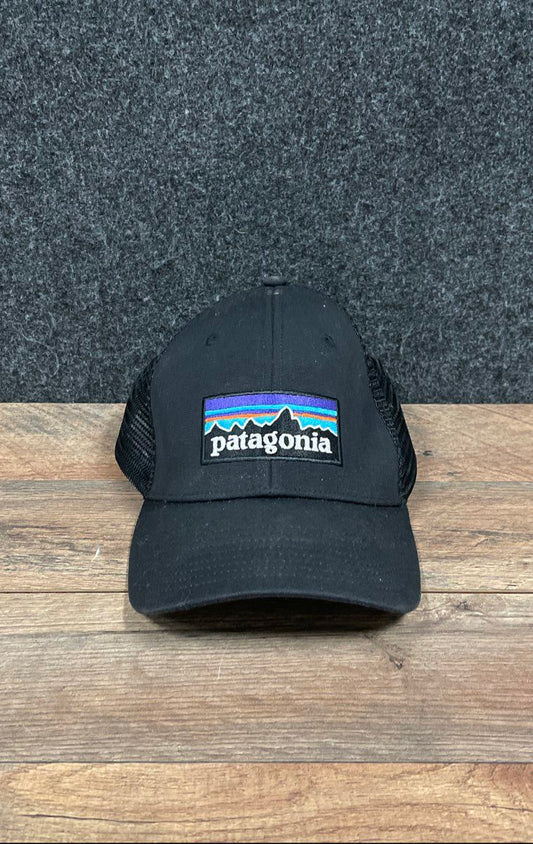 Patagonia Unisex P-6 Logo Trucker Hat Black Mesh Snapback Cap One Size