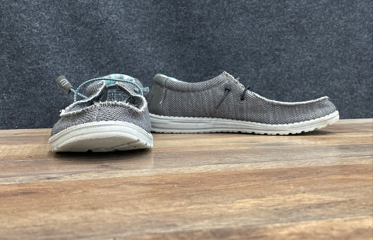 Hey Dude Wally Sox Grey Knit Men's Slip On Loafers Size 9