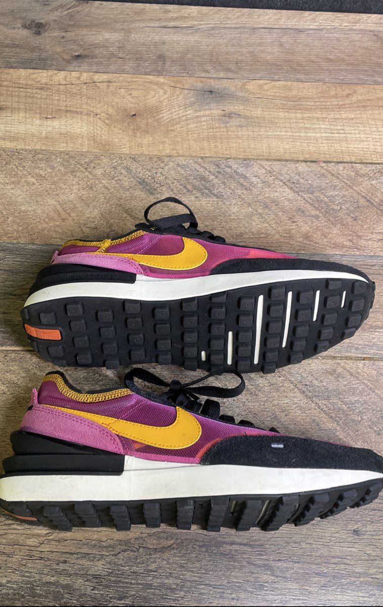 Nike Waffle One Active Fuchsia University Gold Women's Sneakers Size 8.5