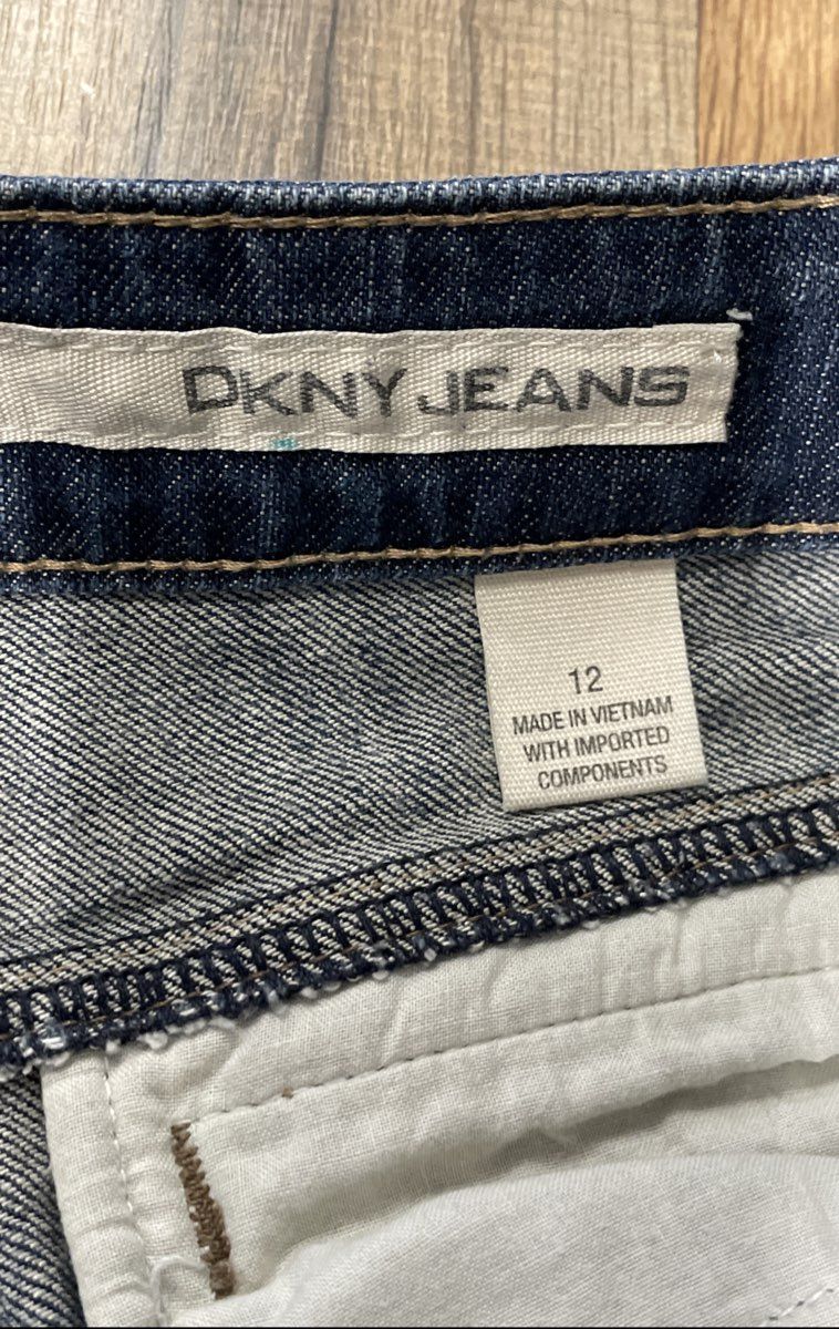 DKNY Jeans Women's Blue Double Button Medium Wash Trouser Style Denim Sz 12