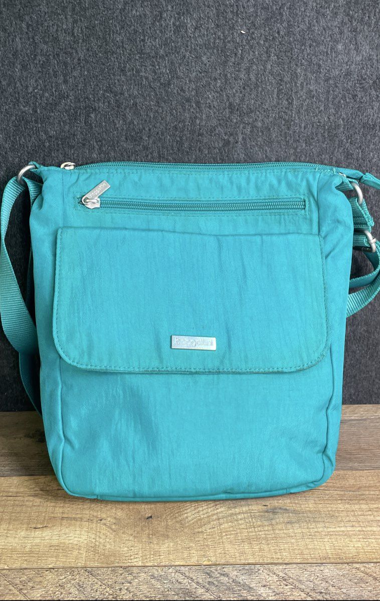 Baggallini Teal Nylon Every Day Crossbody Bag Silver Hardware