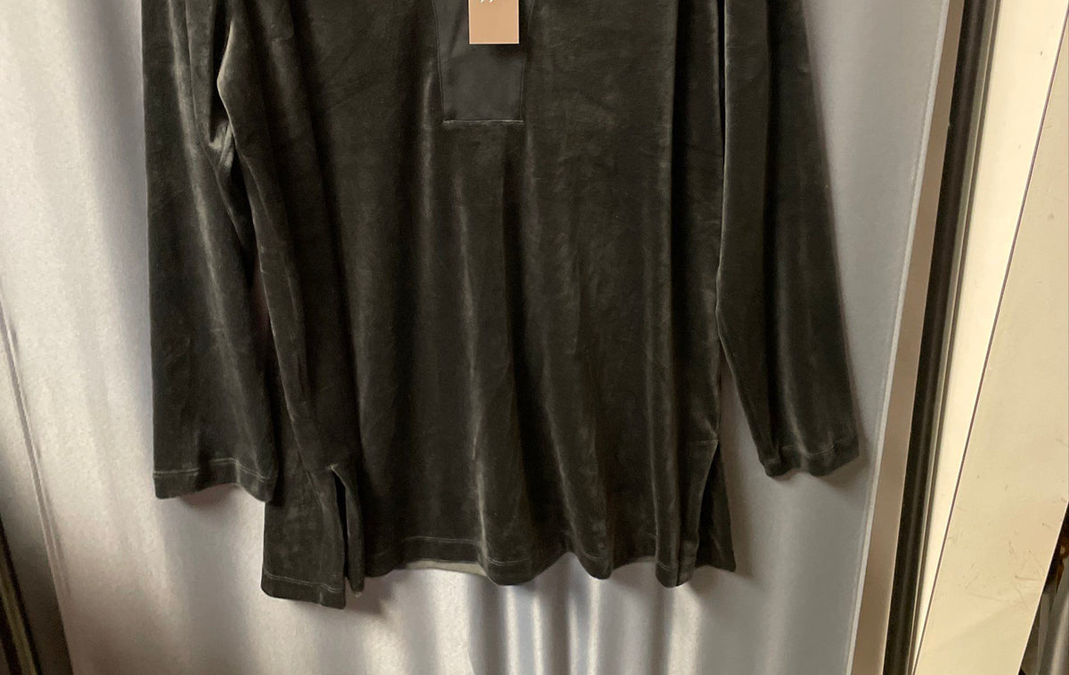 Pure Jill Women's Black Velour V-Neck Long Sleeve Top Sz L NWT