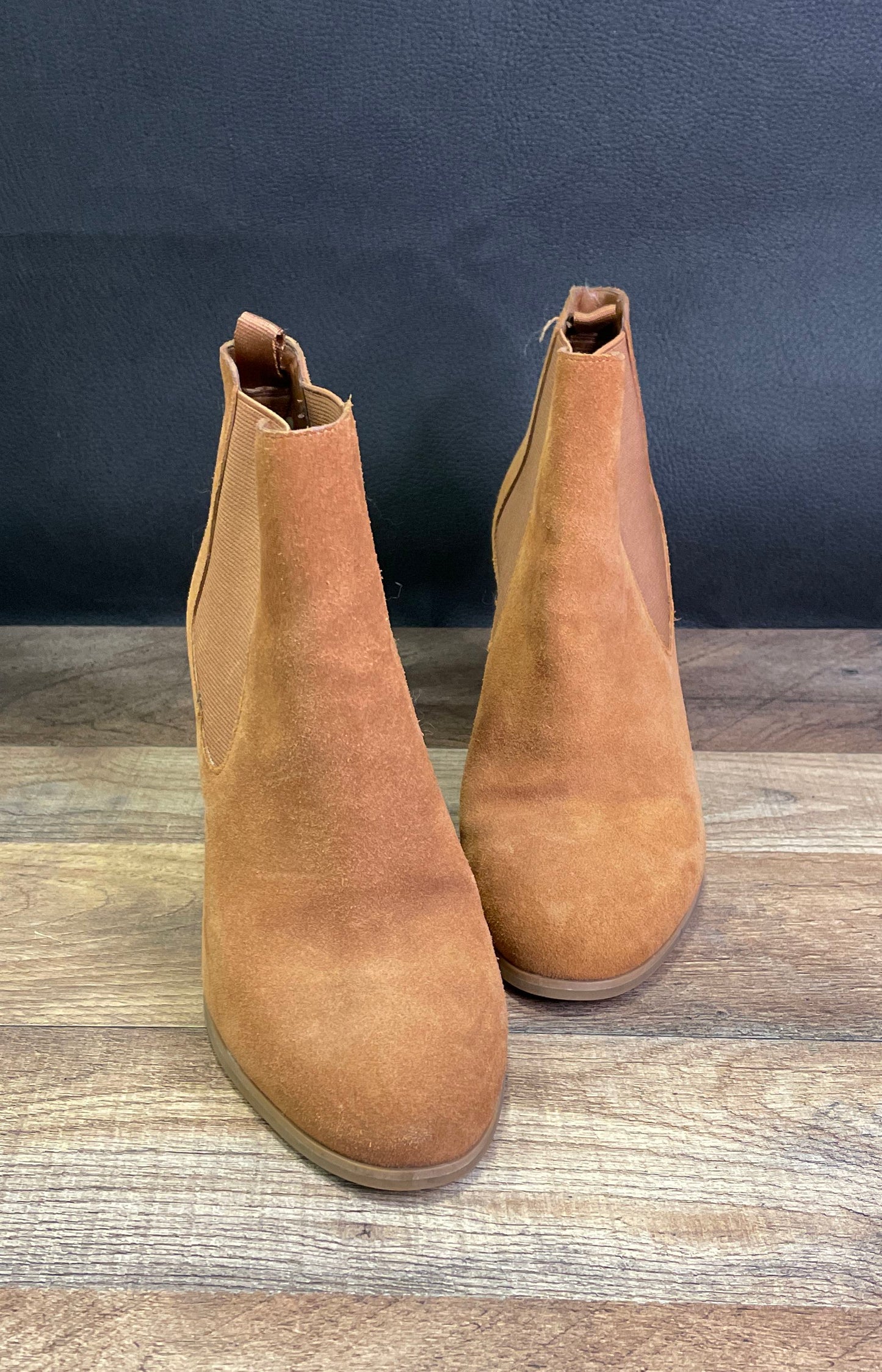 Michael Kors Tan Suede Block Heel Chelsea Ankle Boots Women's Size 7