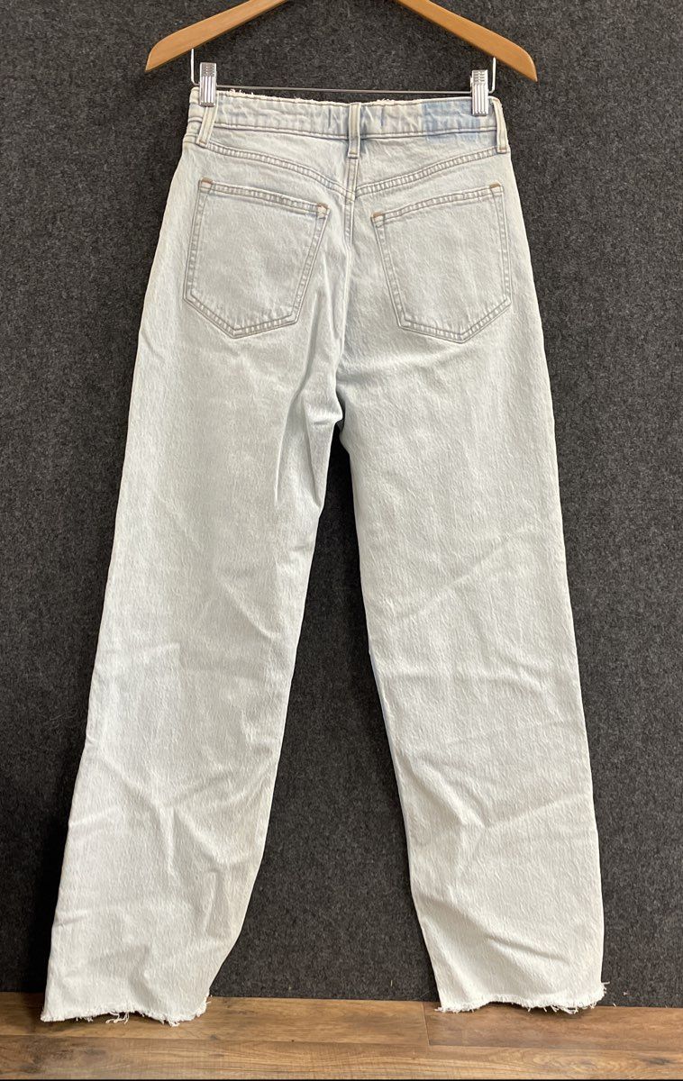 Abercrombie & Fitch Women's 90s Relaxed Curve Love High Rise Light Wash Sz 6R
