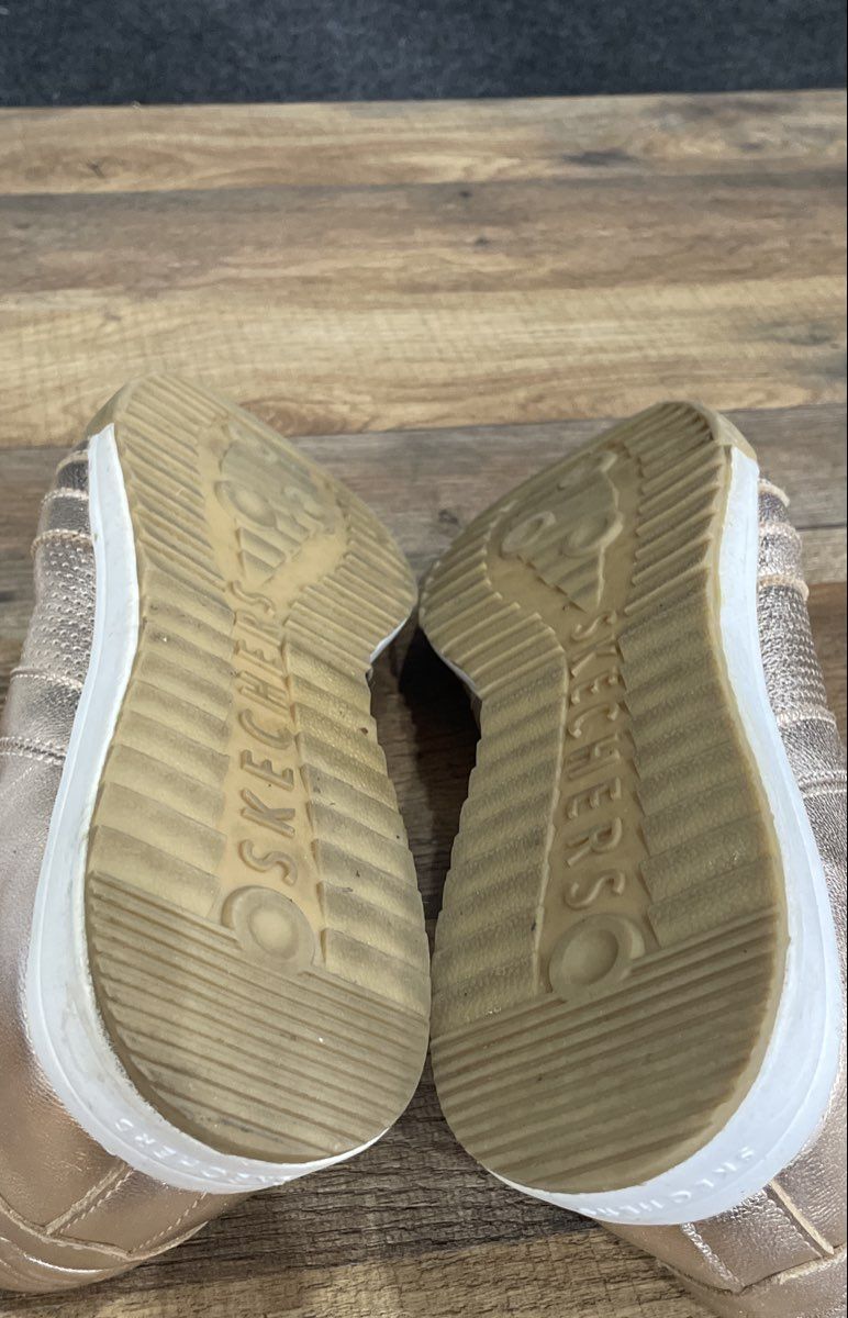 Skechers Rose Gold Metallic Low Top Sneaker Women's Size 10