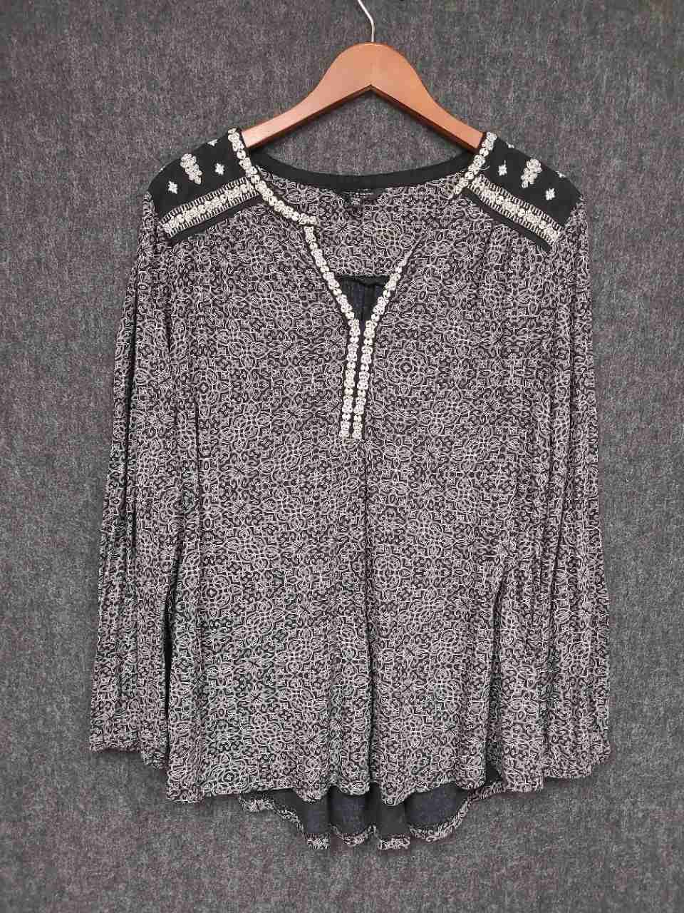 Lucky Brand Women's Black White Geometric Embroidered Split Neck Top Sz 2X