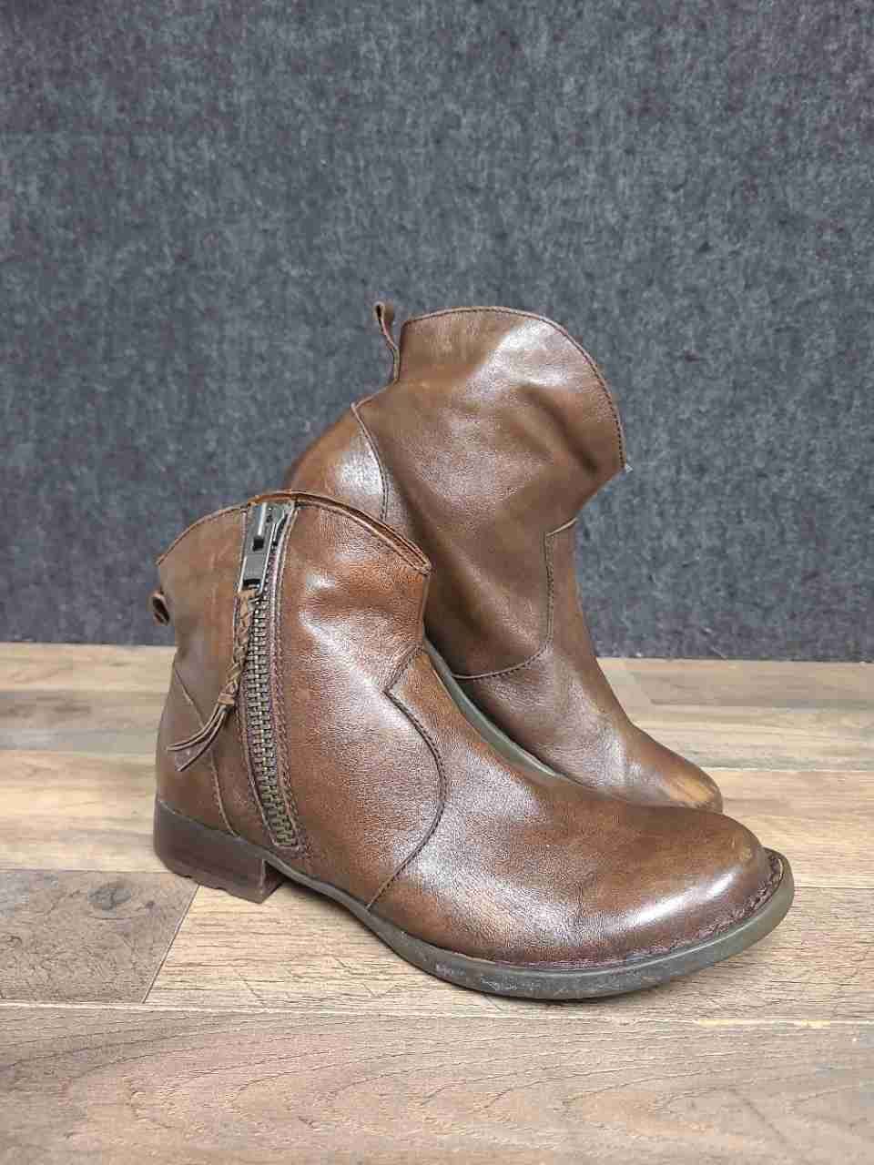 Born Regi Brown Distressed Leather Side Zip Ankle Boots Women's Size 7.5