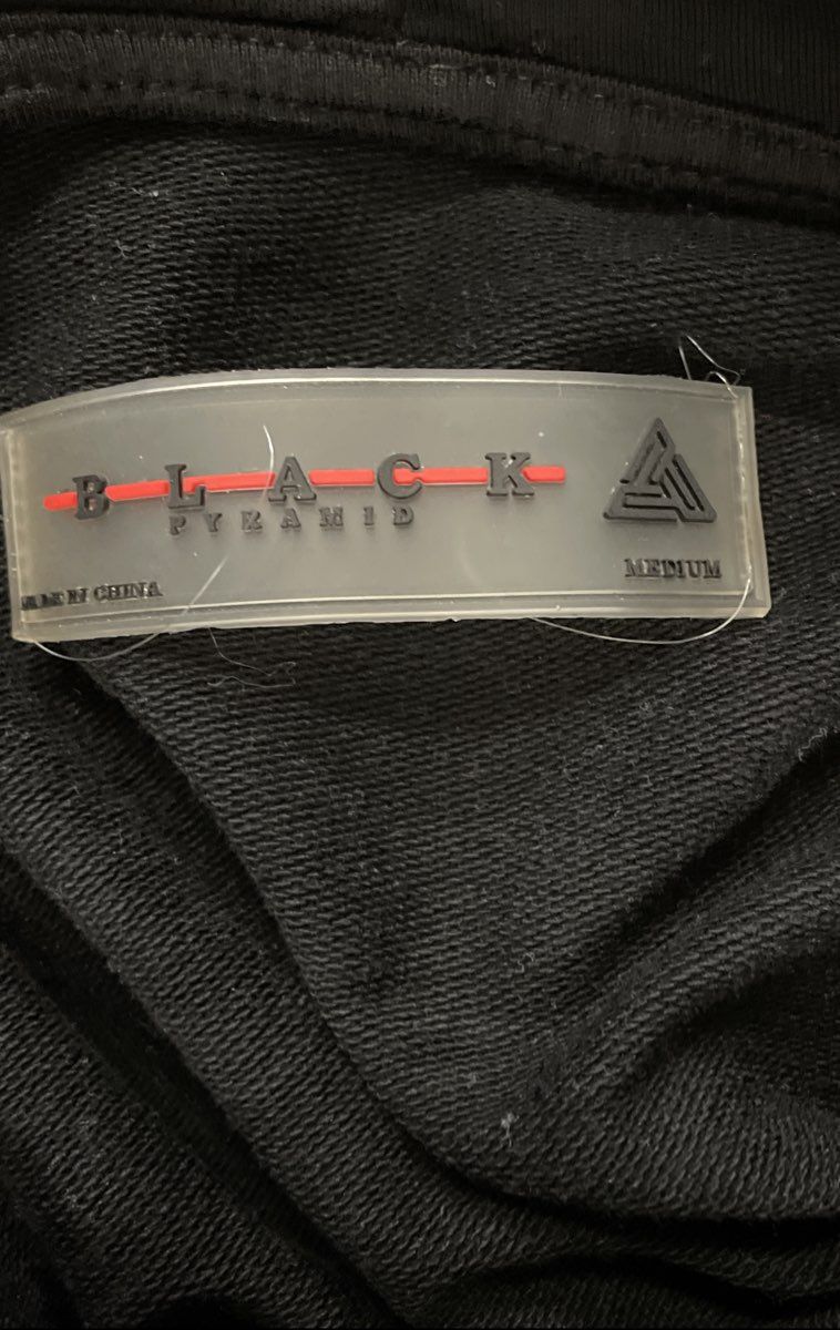 Black Pyramid Youth Black Hoodie Logo Graphic Pullover Sz Medium