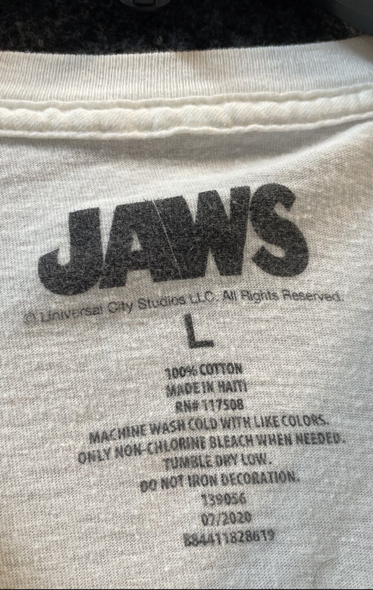 Jaws Men's Movie Graphic T-Shirt White Classic Poster Short Sleeve Size L