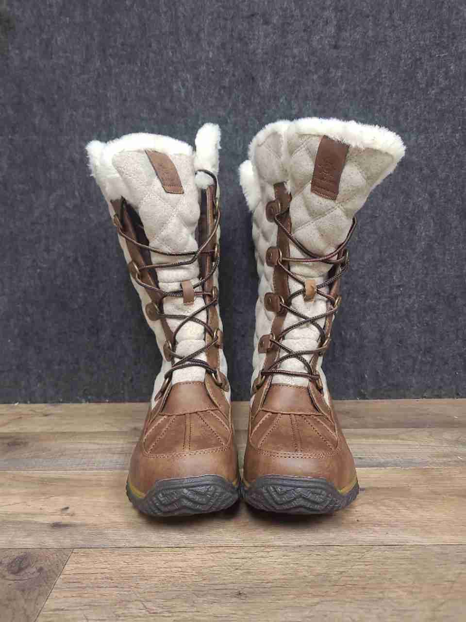 Globalwin W1928-6 Quilted Tall Snow Boots Tan White Faux Fur Lined Size 9