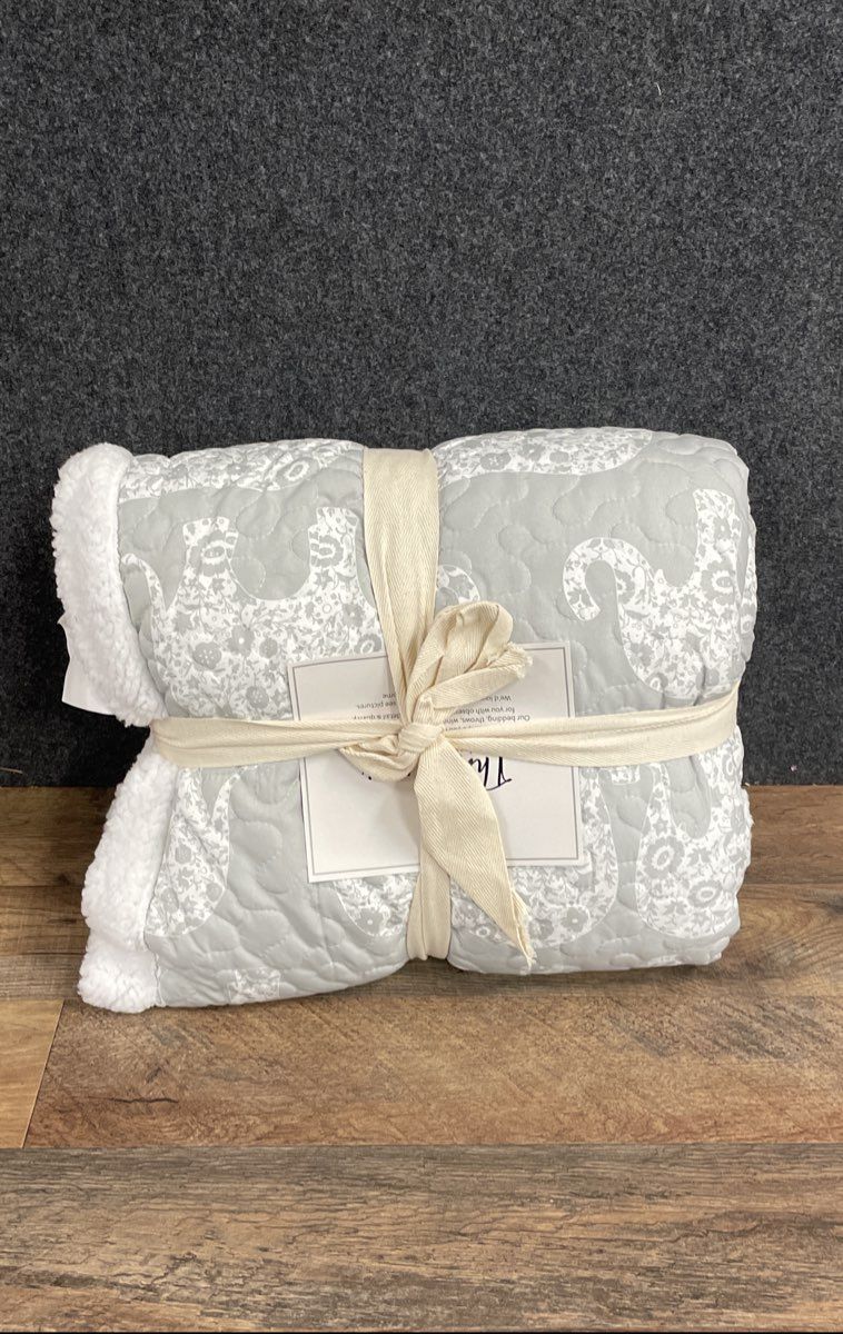 Lush Decor Elephant Sherpa Throw Blanket Quilted Grey White 50x60 Nursery