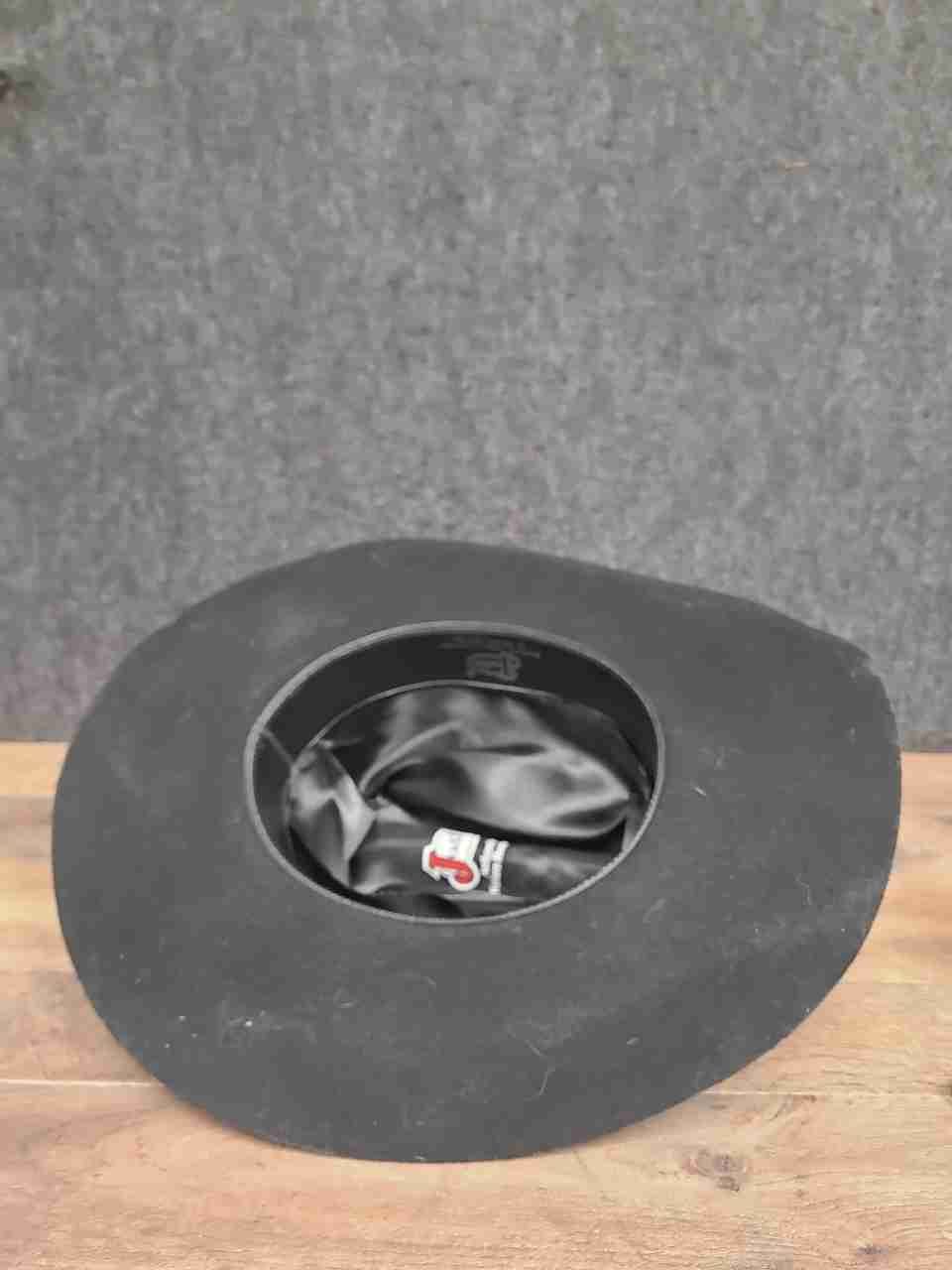 Justin Men's Black Felt Cowboy Hat Milano Cattleman Crease Studded Sz 7 1/8
