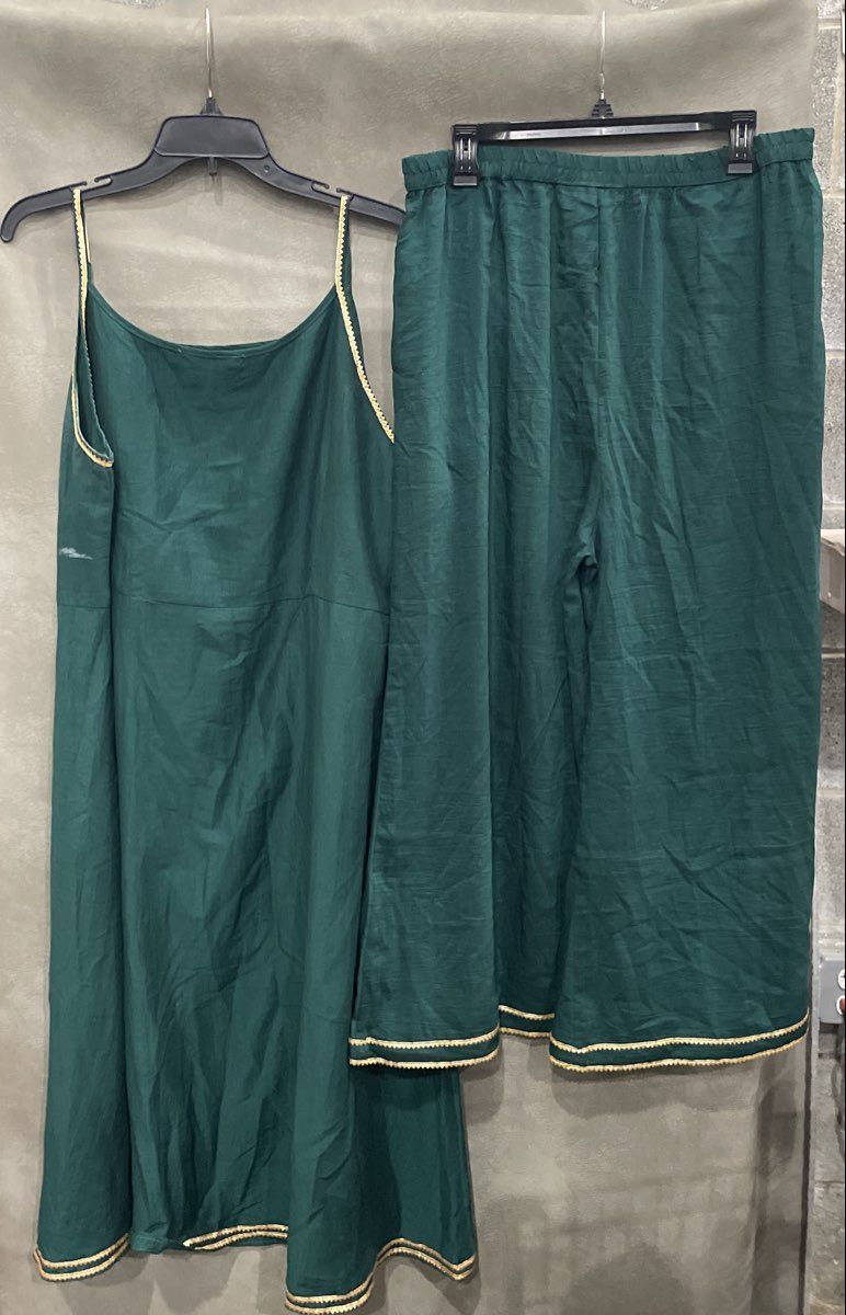Trend Matters Women's 2-Piece Green Gold Pant Set Wide Leg Camisole Top Sz 2XL