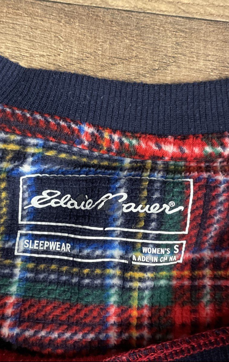 Eddie Bauer Women's Red Waffle Knit Pajama Shirt Plaid Deer Patch Sz S
