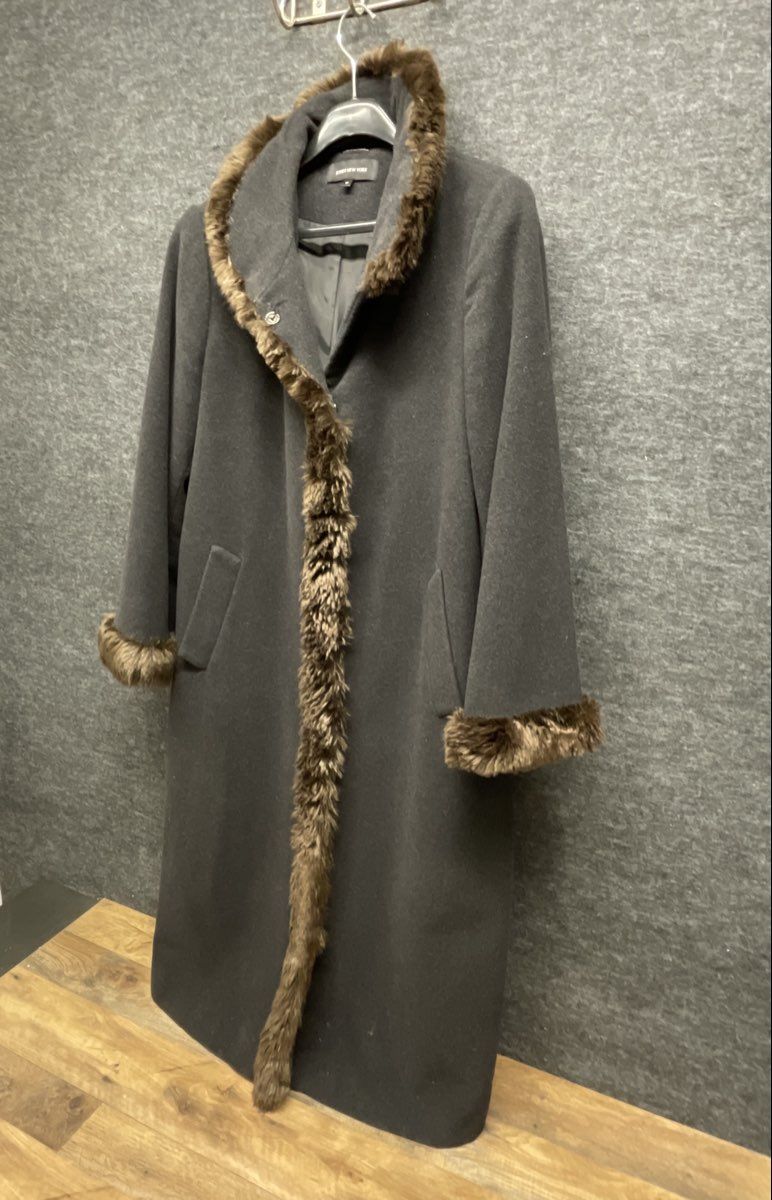 Jones New York Women's Black Long Overcoat Faux Fur Trim Snap Closure Size 10