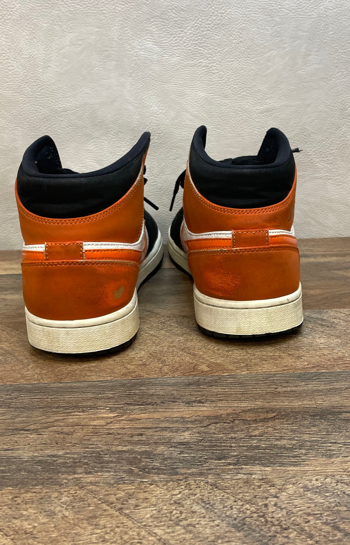 Nike Air Jordan 1 Mid Shattered Backboard Starfish Size 10.5