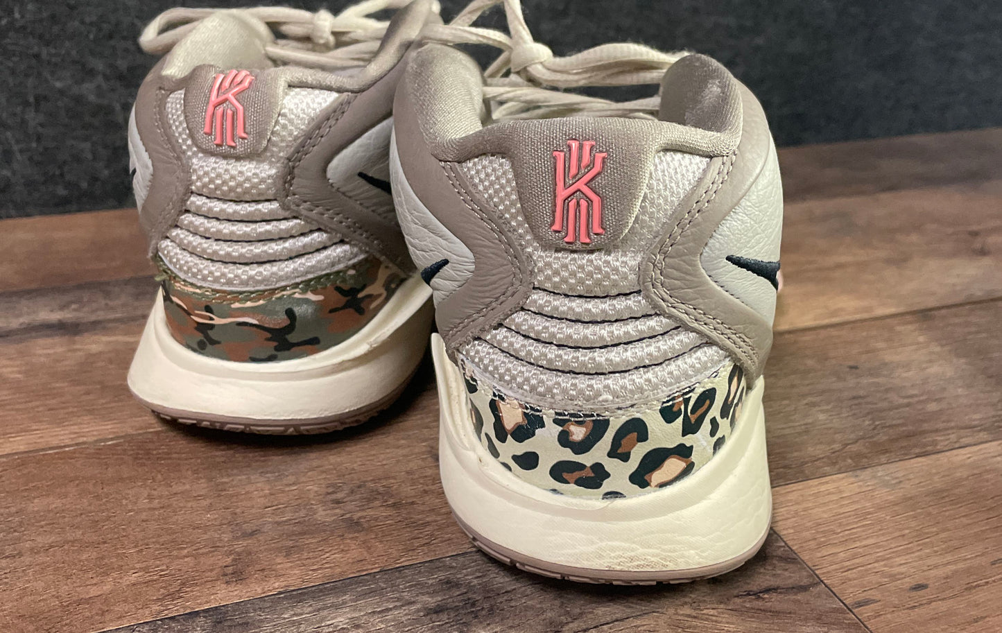 Nike Kyrie Infinity Camo Animal Print Grey Pink Basketball Shoes Size 7.5