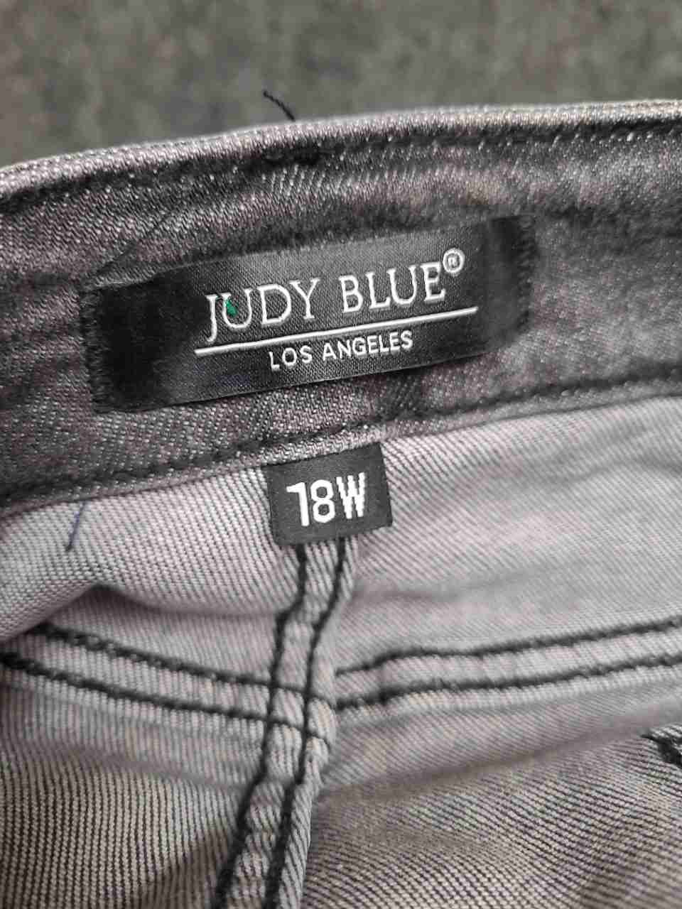 Judy Blue Women's Skinny Fit Capri Jeans Gray High Rise Distressed Sz 18W