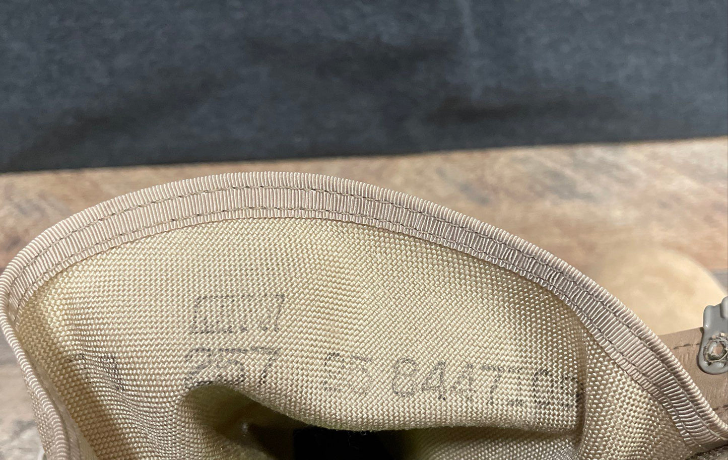 US Military Issue Vibram Sole Desert Tan Suede Combat Boots Men's Size 7 R