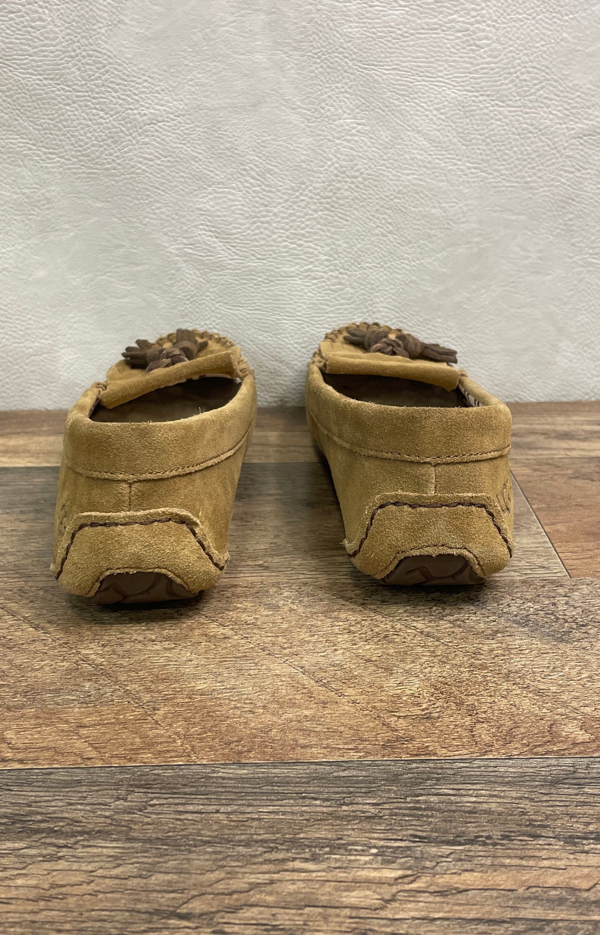 UGG Dakota Chestnut Brown Suede Tassel Moccasin Slippers Women's Size 5