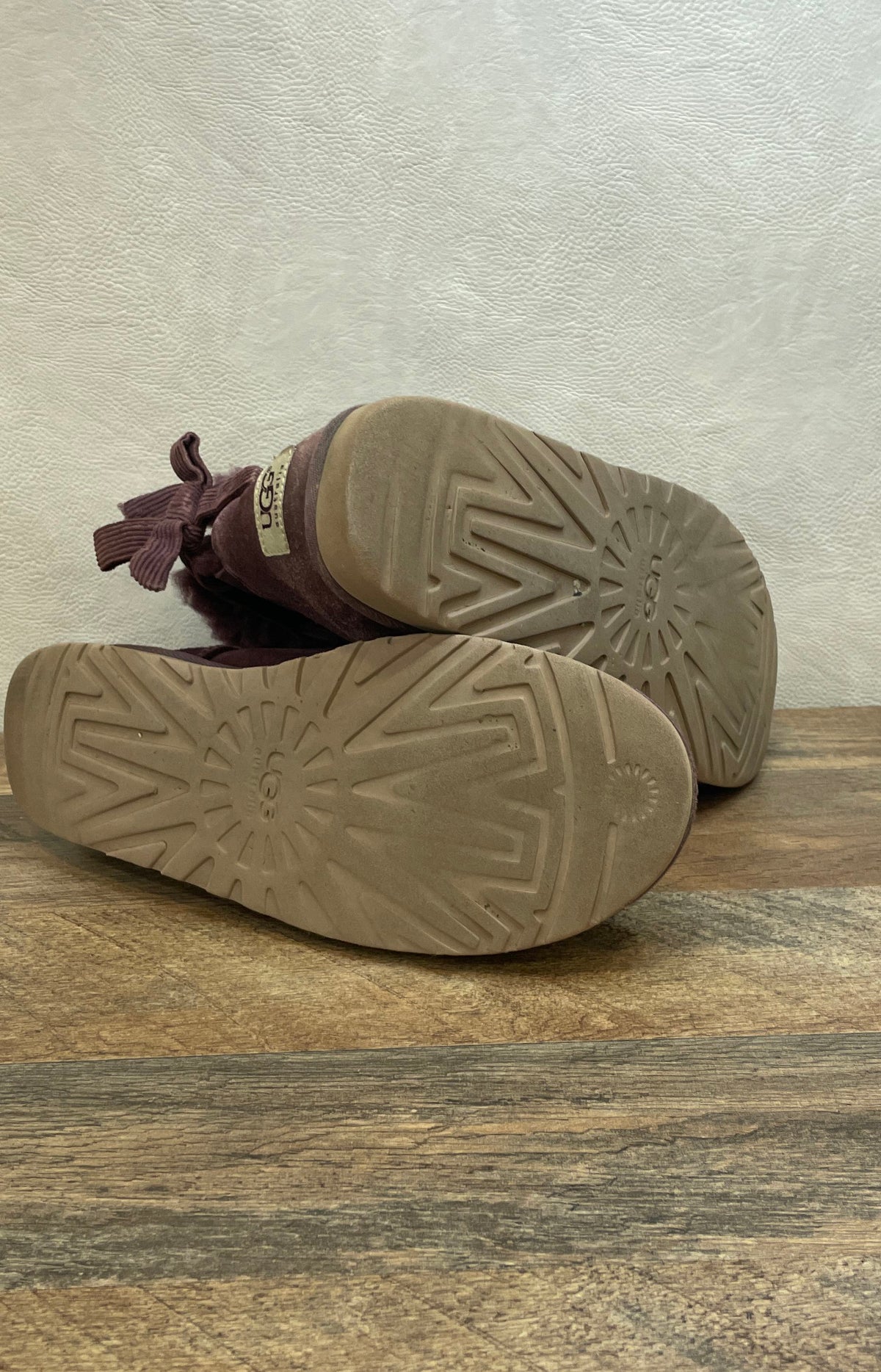 UGG Australia Bailey Bow Purple Suede Sheepskin Lined Boots Women's Size 10