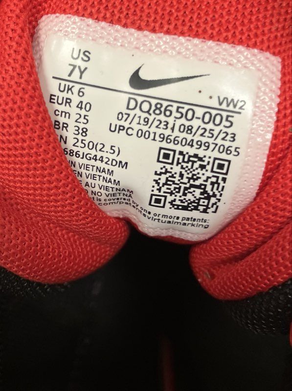 Nike LeBron Witness 8 GS Black University Red White Basketball Shoes Size 7Y