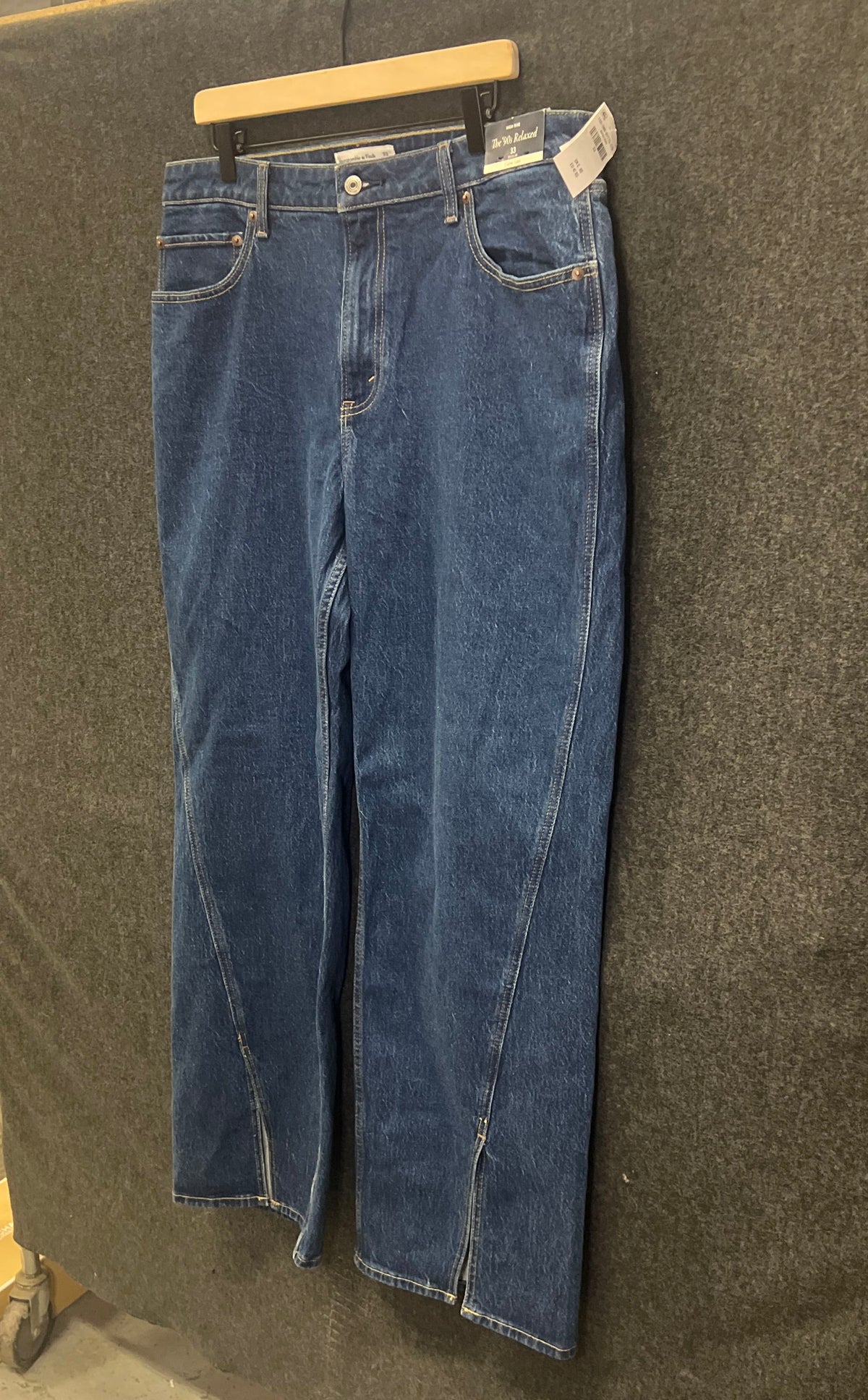 Abercrombie & Fitch Women's '90s Relaxed Blue High Rise Split Hem Sz 33 NWT