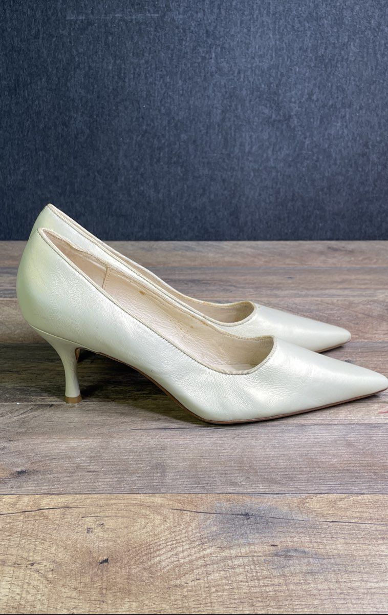 Terry Lewis Classic Luxuries Cream Leather Pointed Toe Pumps Heels Size 8 M