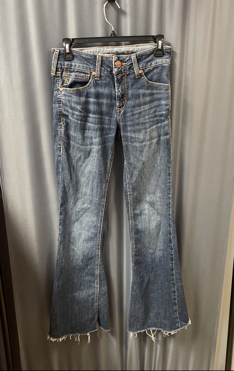 Ariat Women's Blue R.E.A.L. Denim Perfect Rise Flare Raw Hem Jeans Sz 27XL
