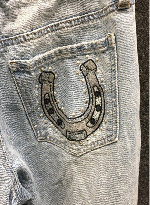 Forever 21 Women's Light Wash 90's Fit Embroidered Patch Distressed Jeans Sz 26