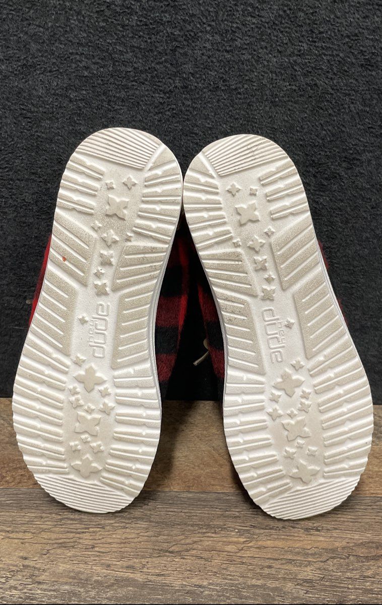 Hey Dude Wendy Buffalo Plaid Red Black Slip-On Moccasin Shoes Women's Size 7