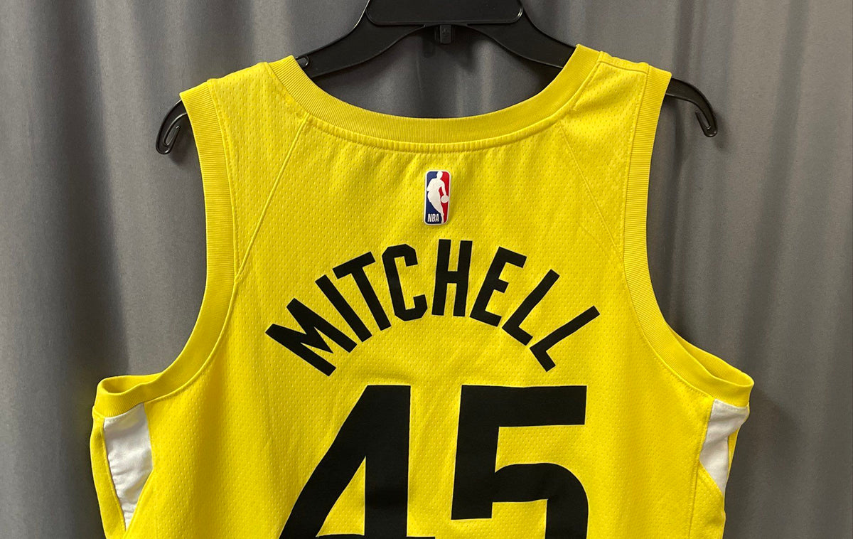 Nike Men's Utah Jazz Donovan Mitchell #45 Swingman Jersey Yellow Icon Edition 48