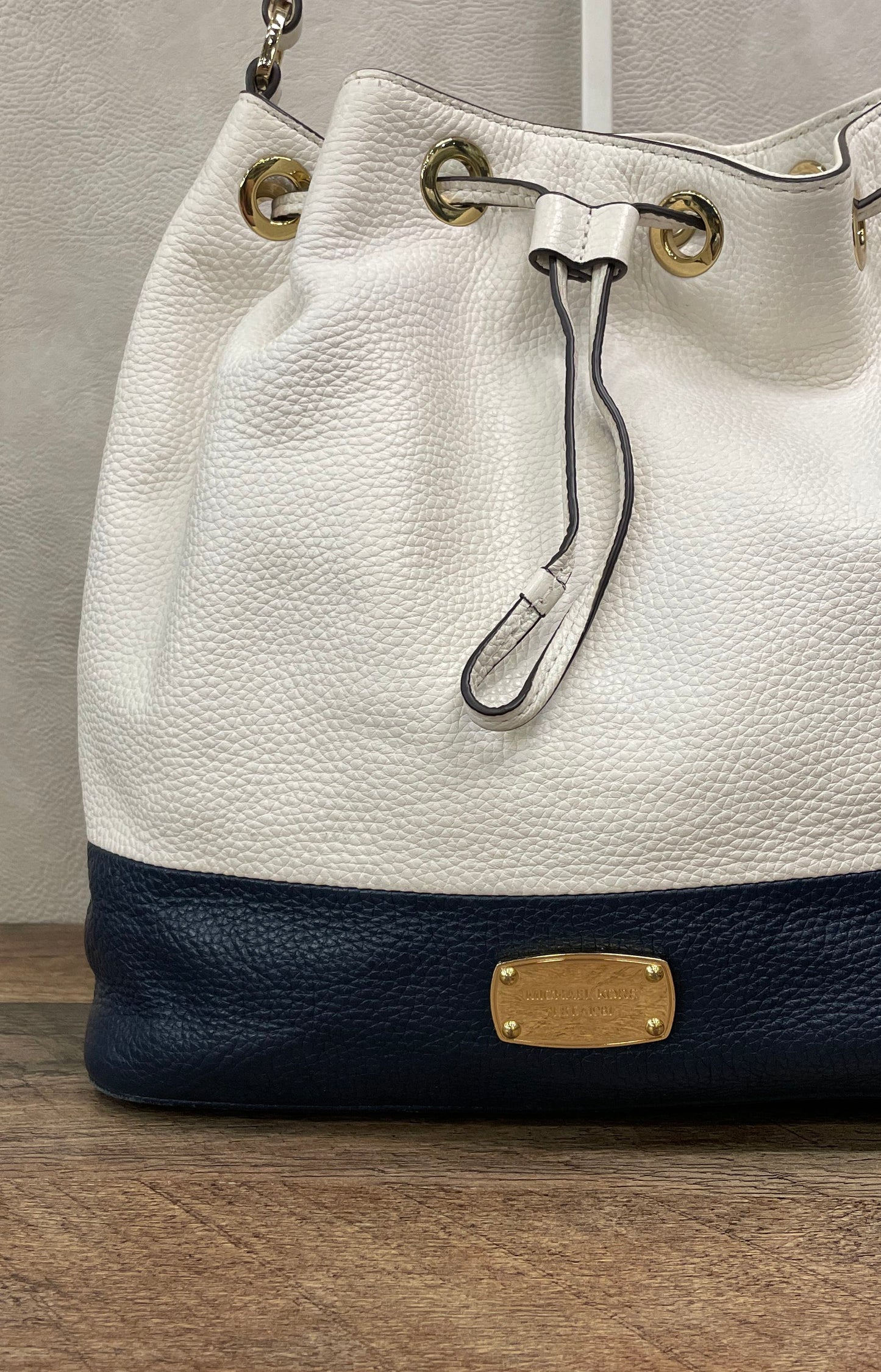 Michael Kors White Navy Blue Pebbled Leather Drawstring Bucket Bag Gold Hardware