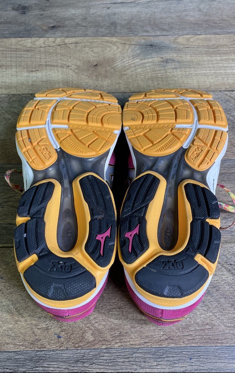 Mizuno Wave Catalyst Pink Orange Silver Women's Running Shoes Size 10