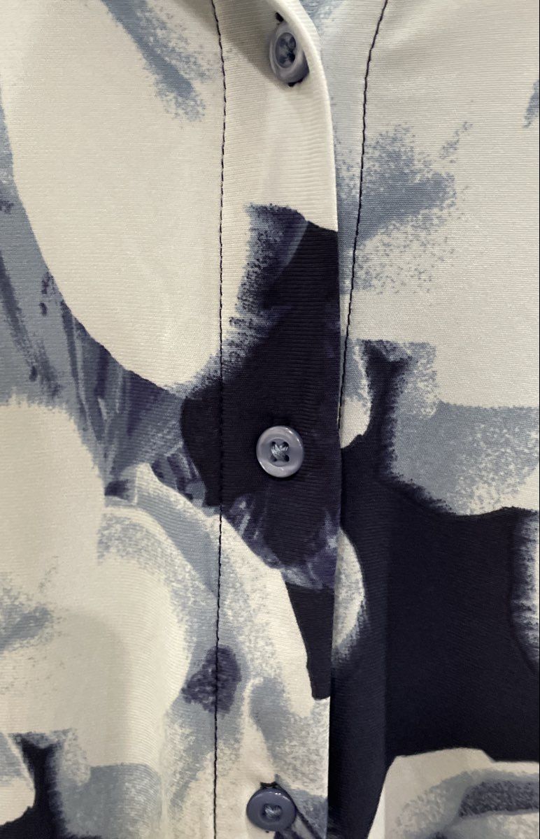 Attitudes by Renee Women's Blue White Floral Button Up Shirt Blouse Sz L NWT