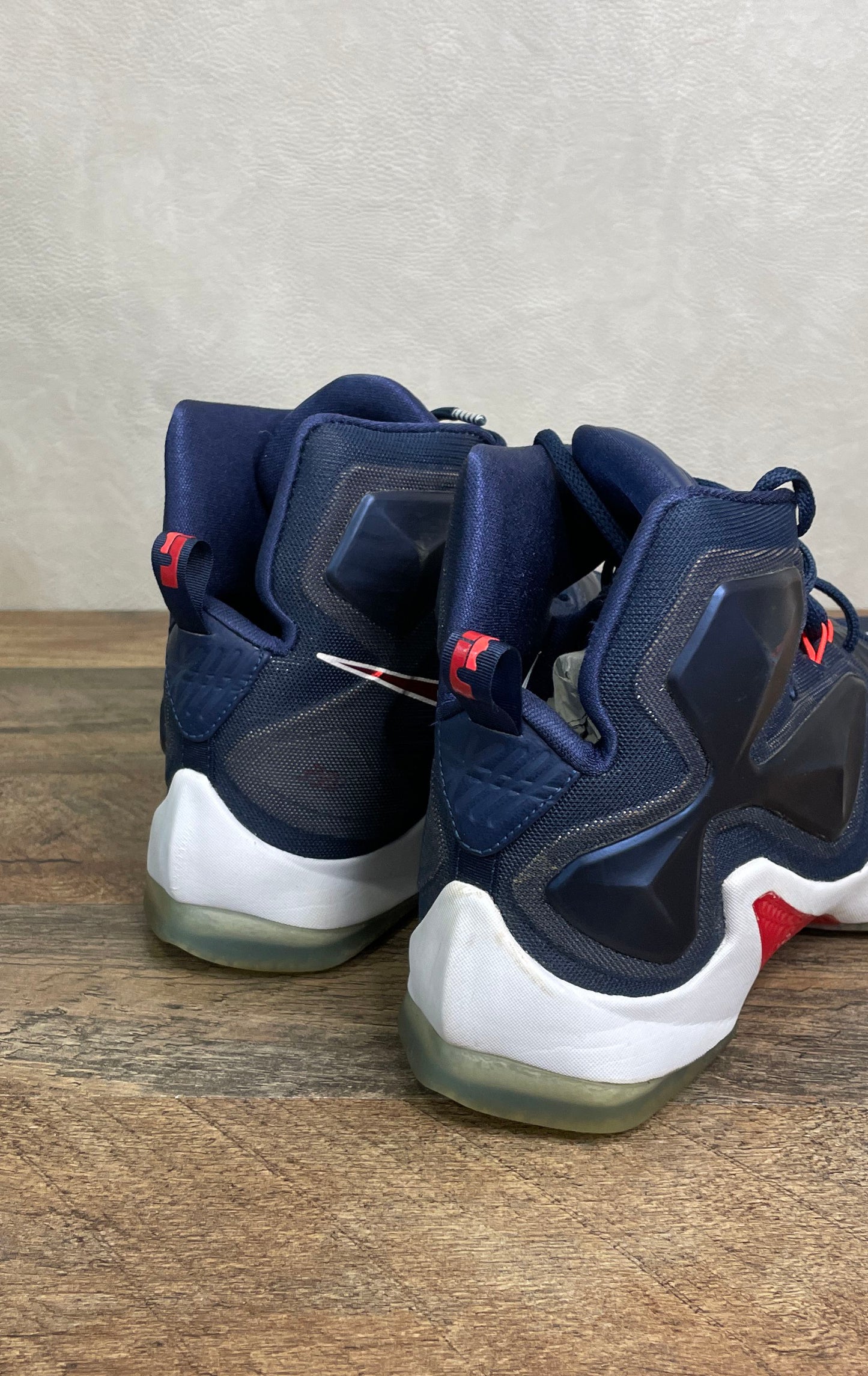 Nike LeBron XIII Midnight Navy University Red White Basketball Shoes Size 11 IOB