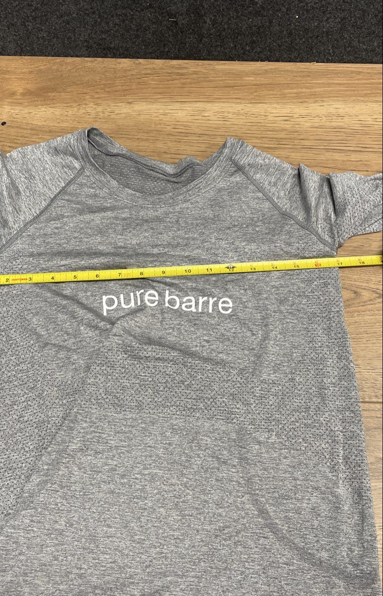 Lululemon Women's Swiftly Tech Long Sleeve Grey Pure Barre Heathered Thumbholes