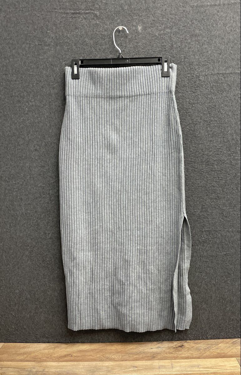 Express Women's Gray Ribbed Knit Midi Skirt with Side Slit Size M NWT