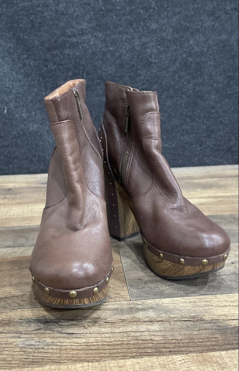Lucky Brand Brown Leather Studded Platform Clog Ankle Boots Women's Size 7