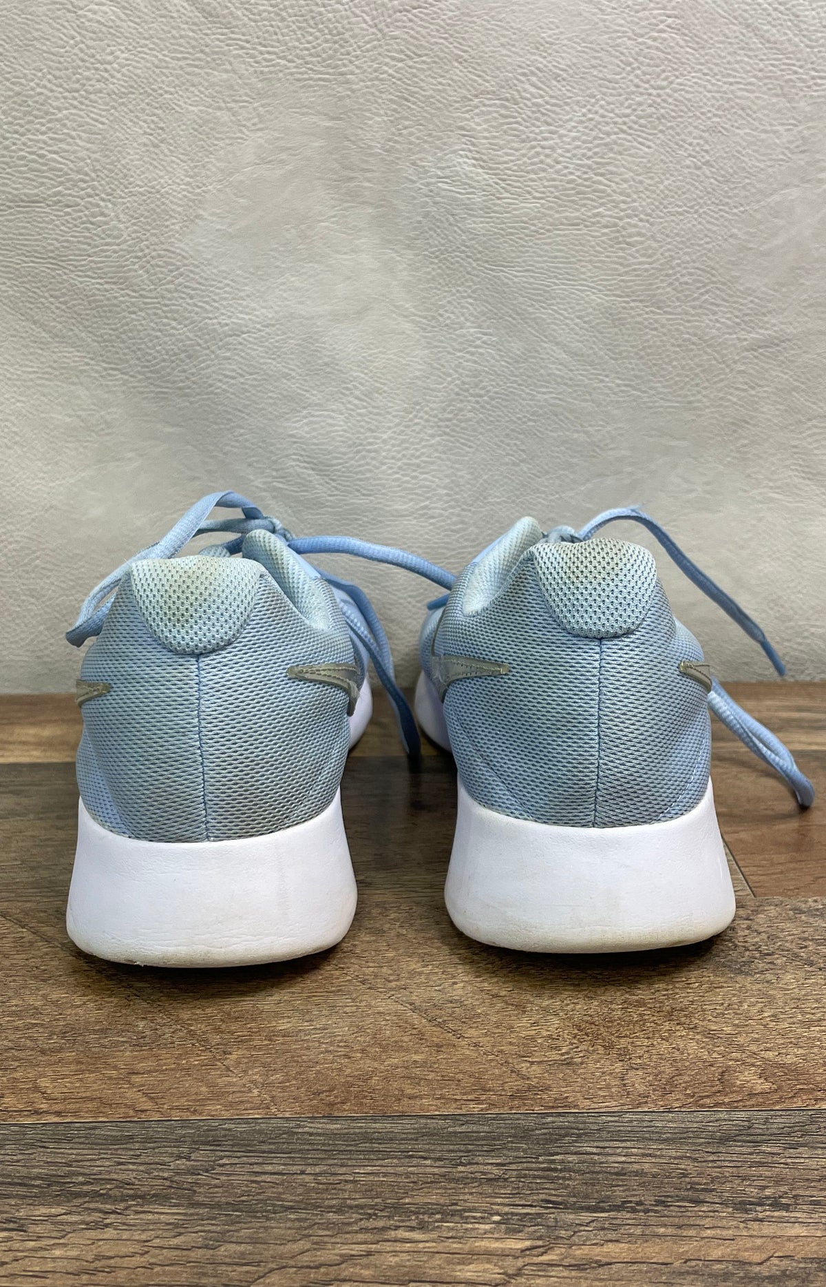 Nike Tanjun Light Blue Silver Iridescent Women's Lifestyle Sneakers Size 10