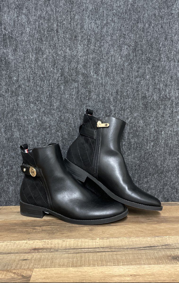 Tommy Hilfiger Imiera Black Quilted Faux Leather Ankle Boots Size 6.5