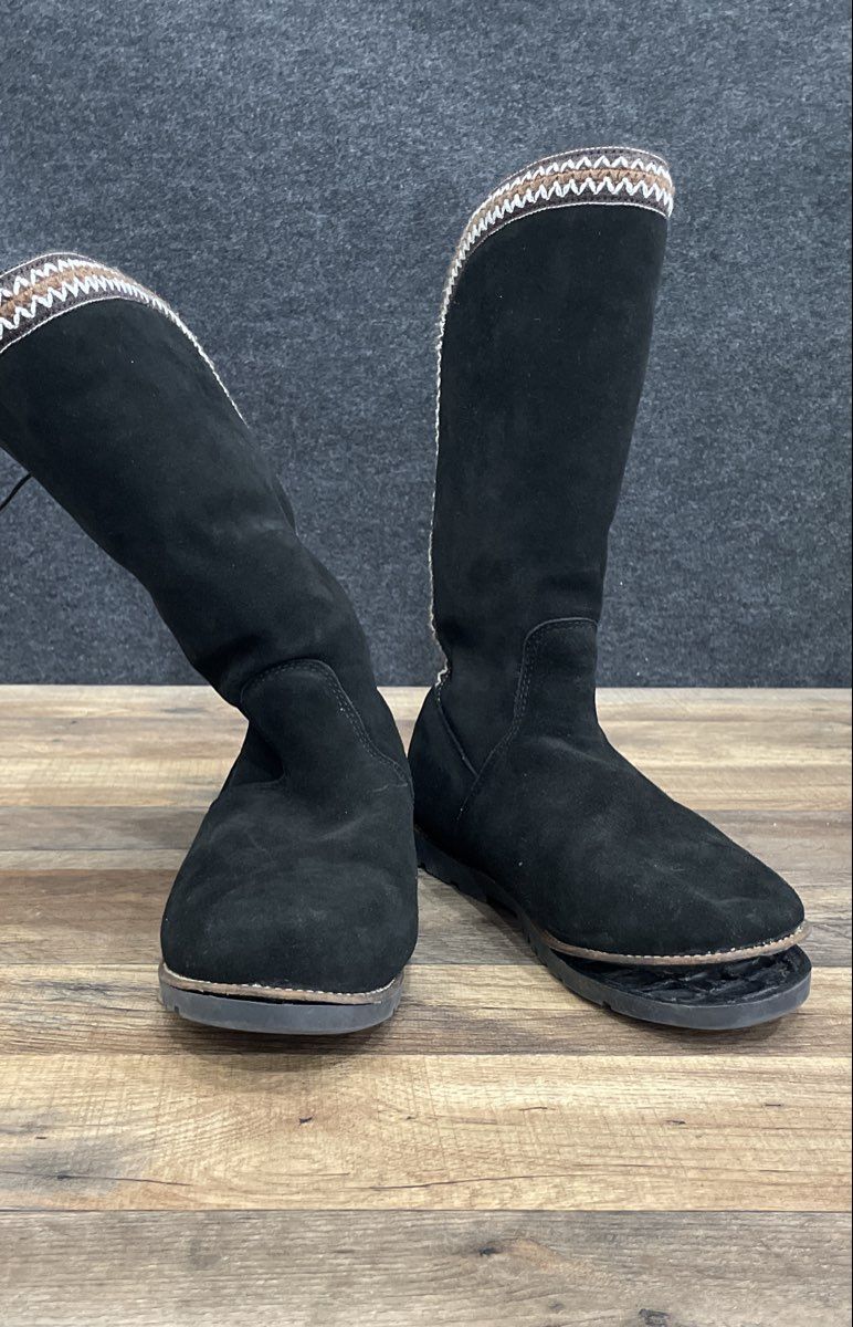 Lamo Black Faux Fur Lined Lace Back Tall Boots Women's Size 9